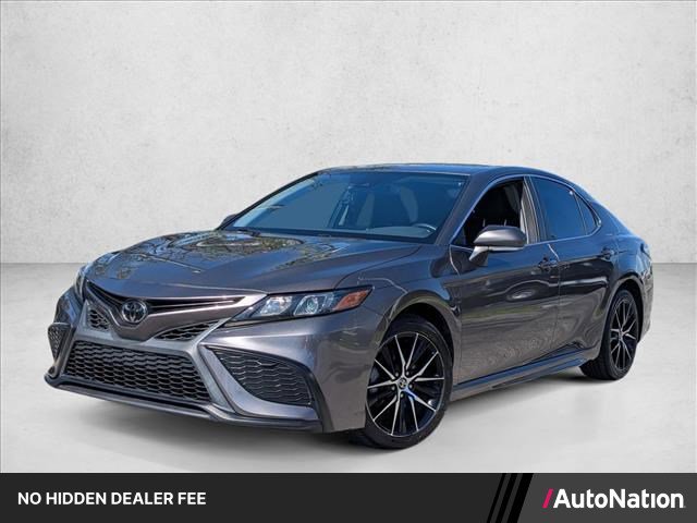 Used 2022 Toyota Camry SE FWD image 1