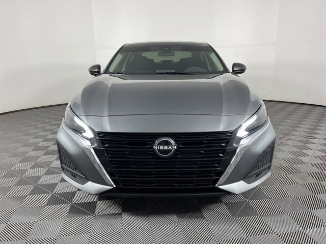 Used 2024 Nissan Altima 2.5 SV image 4