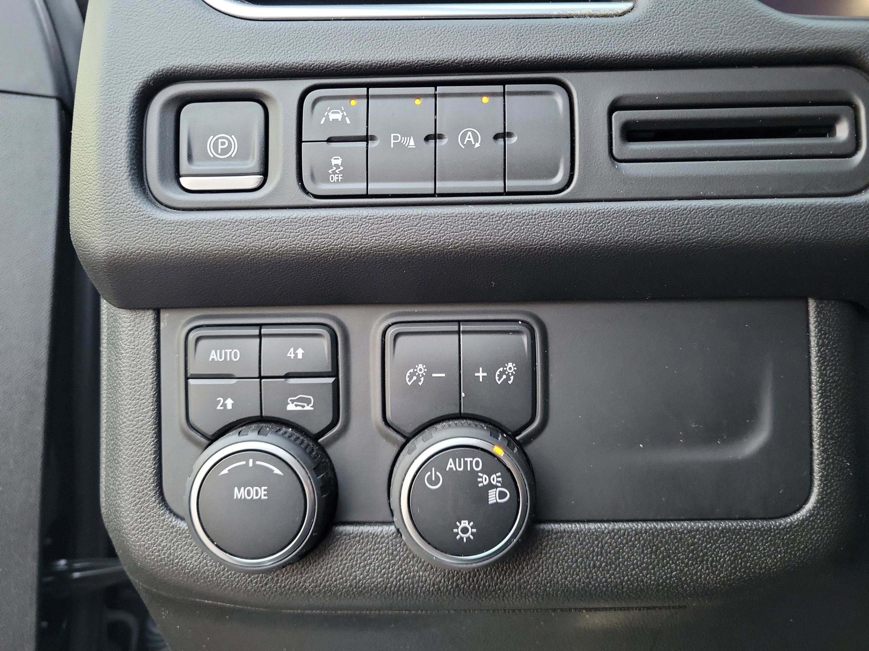 Used 2024 Chevrolet Suburban LT image 27