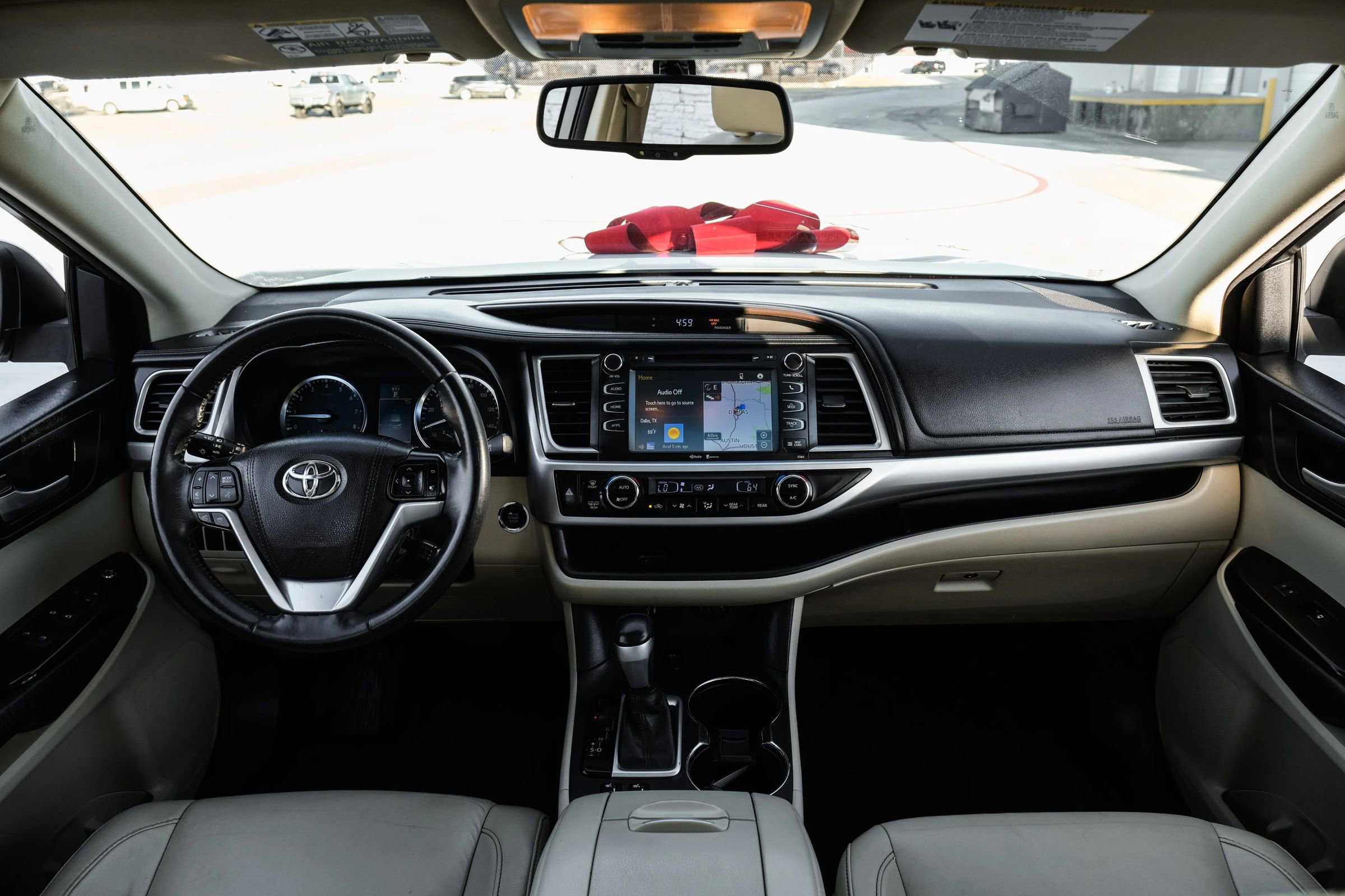 Used 2015 Toyota Highlander XLE image 16