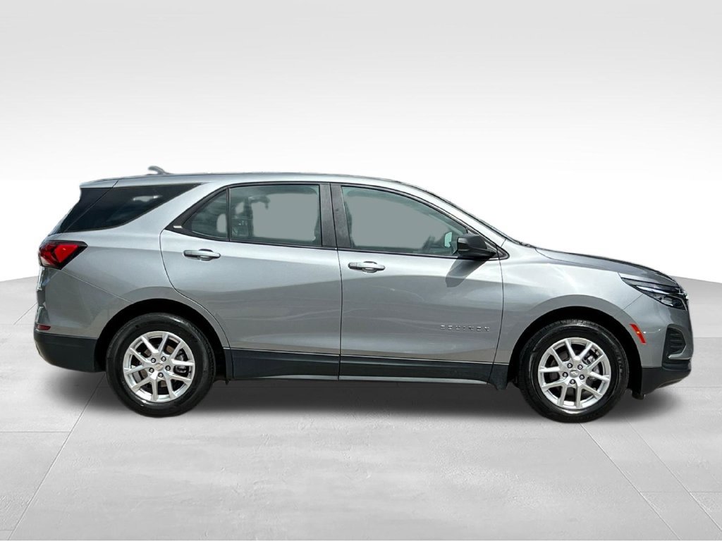 Used 2023 Chevrolet Equinox LS FWD image 4