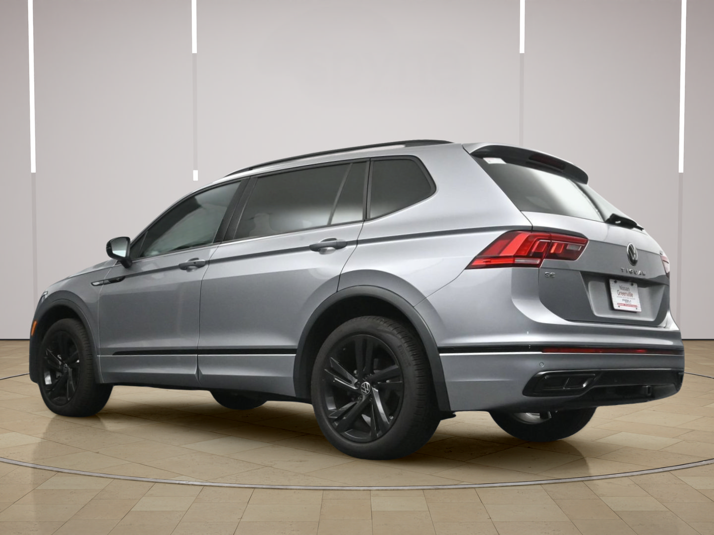Used 2024 Volkswagen Tiguan SE R-Line FWD image 29