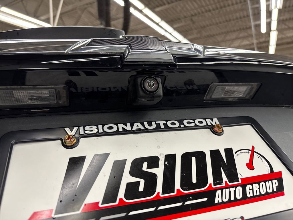 Used 2023 Chevrolet Traverse LT image 16