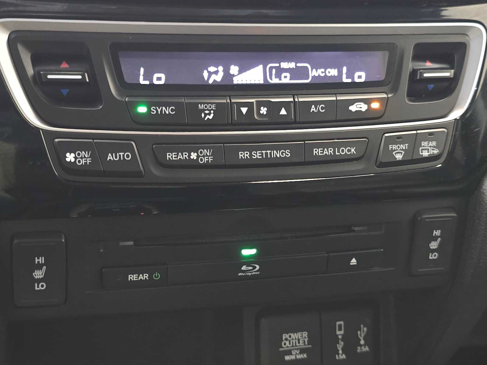 Used 2017 Honda Pilot Touring image 16