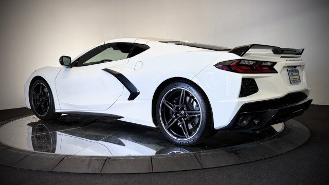 Used 2024 Chevrolet Corvette Stingray Premium Cpe w/ Z51 Performance Package RWD image 24