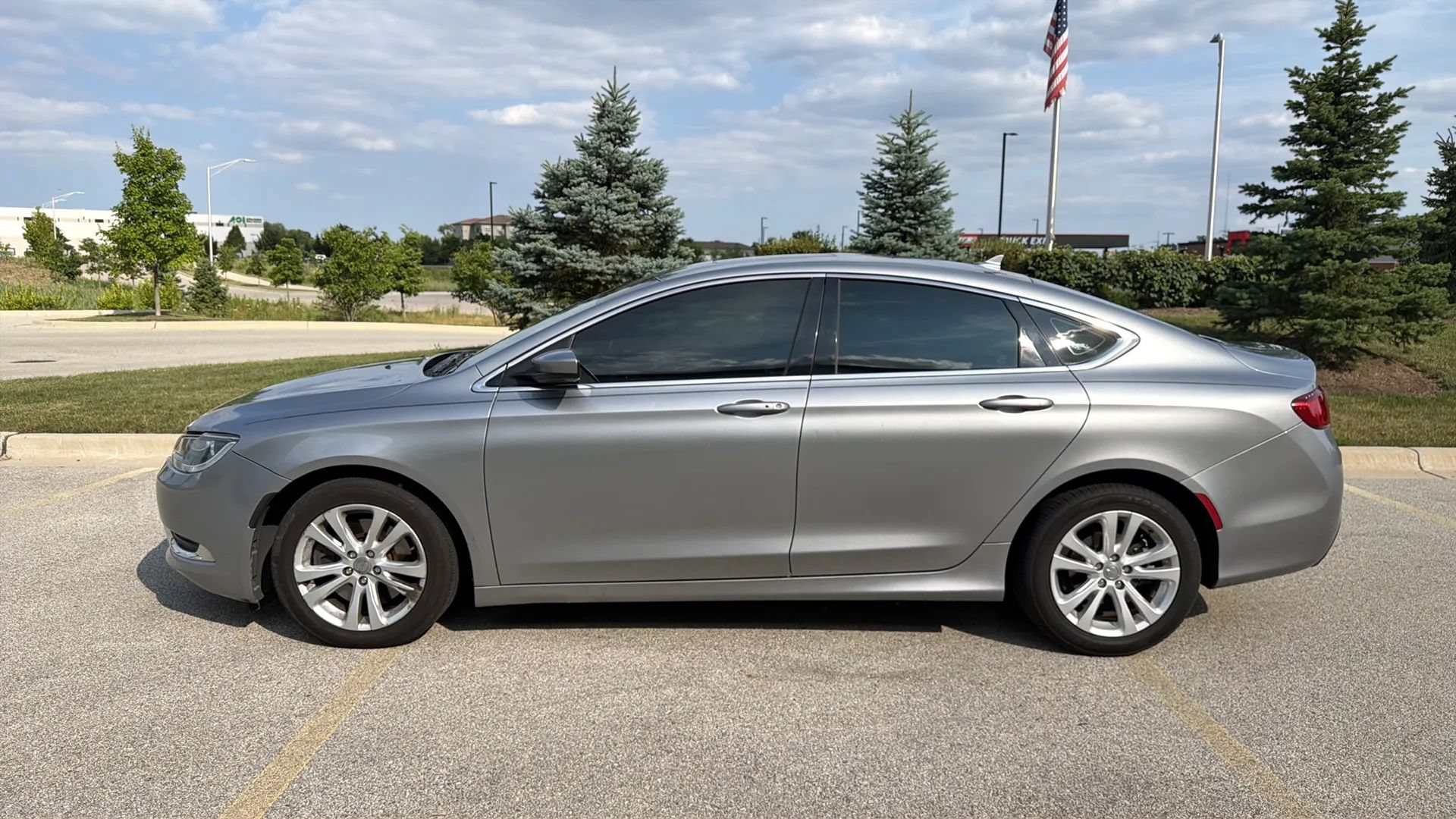 Used 2017 Chrysler 200 Limited Platinum w/ Comfort & Convenience Group FWD image 8