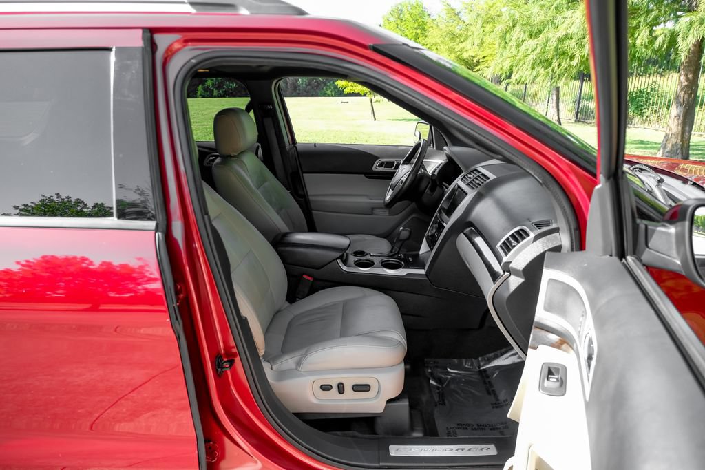 Used 2014 Ford Explorer Limited w/ Equipment Group 302A FWD image 37