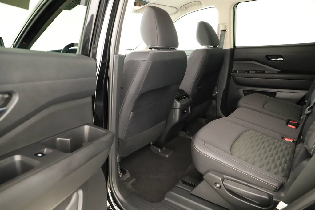 Used 2022 Nissan Pathfinder SV AWD/4WD image 30