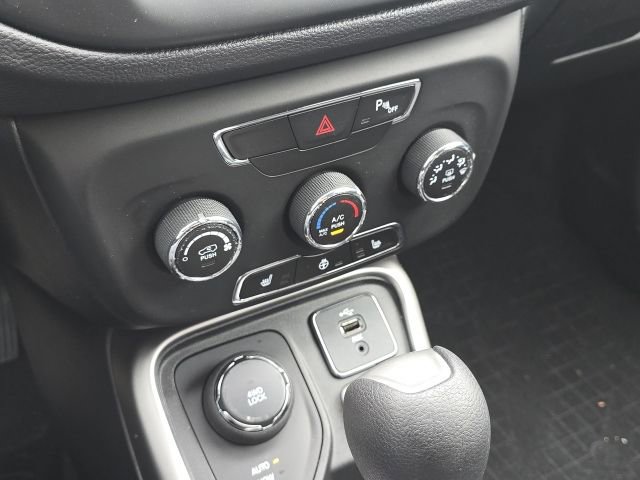 Used 2017 Jeep Compass Sport w/ Cold Weather Group image 22