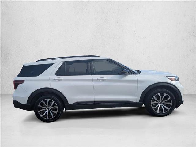 Used 2022 Ford Explorer ST RWD image 4