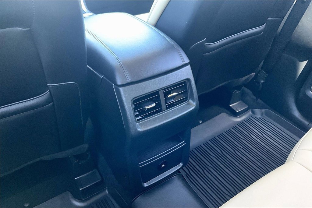 Used 2024 Ford Edge SEL AWD/4WD image 25