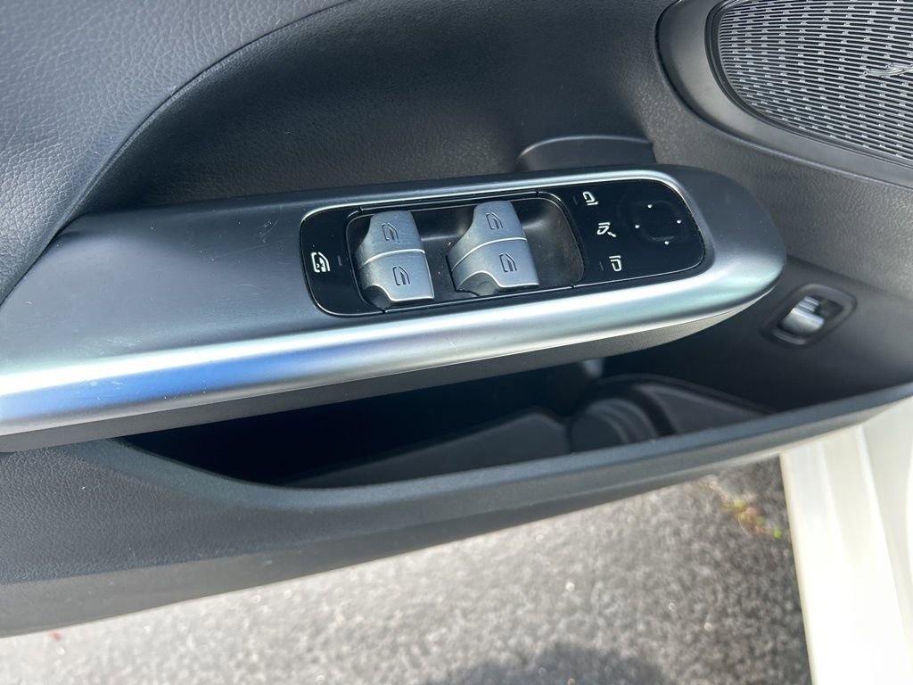 Used 2025 Mercedes-Benz C 300 Sedan image 34