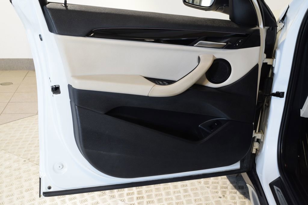 Used 2019 BMW X1 xDrive28i w/ Convenience Package image 9