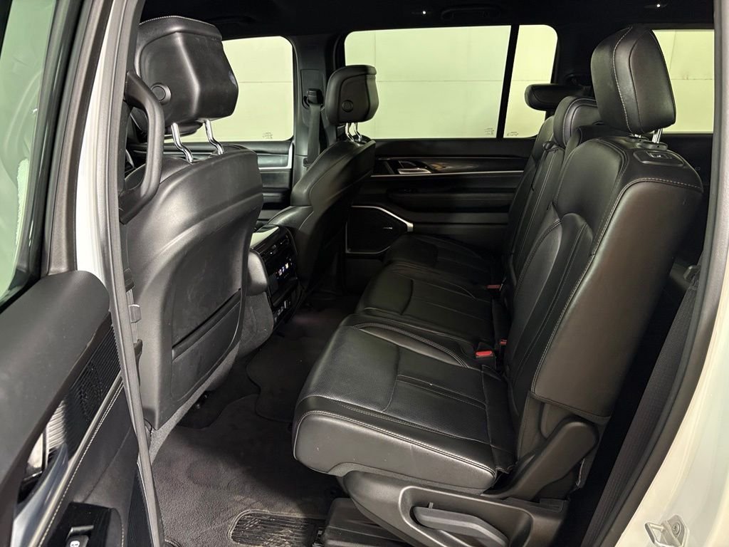 Used 2023 Jeep Wagoneer L 4WD image 36