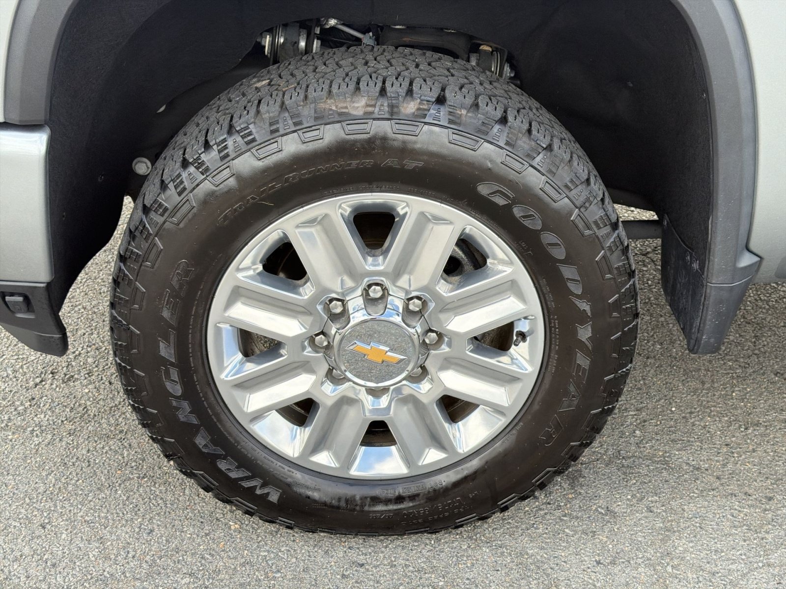 Used 2024 Chevrolet Silverado 2500 High Country w/ High Country Premium Package AWD/4WD image 12