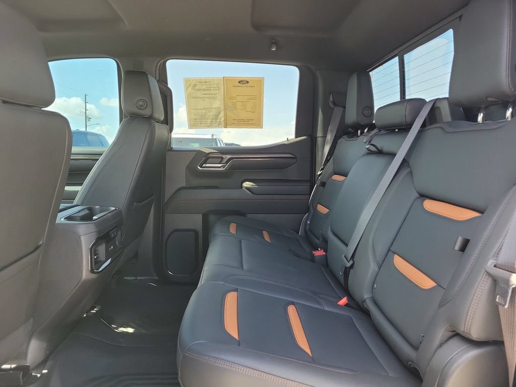 Used 2024 GMC Sierra 1500 AT4 w/ Technology Package AWD/4WD image 8