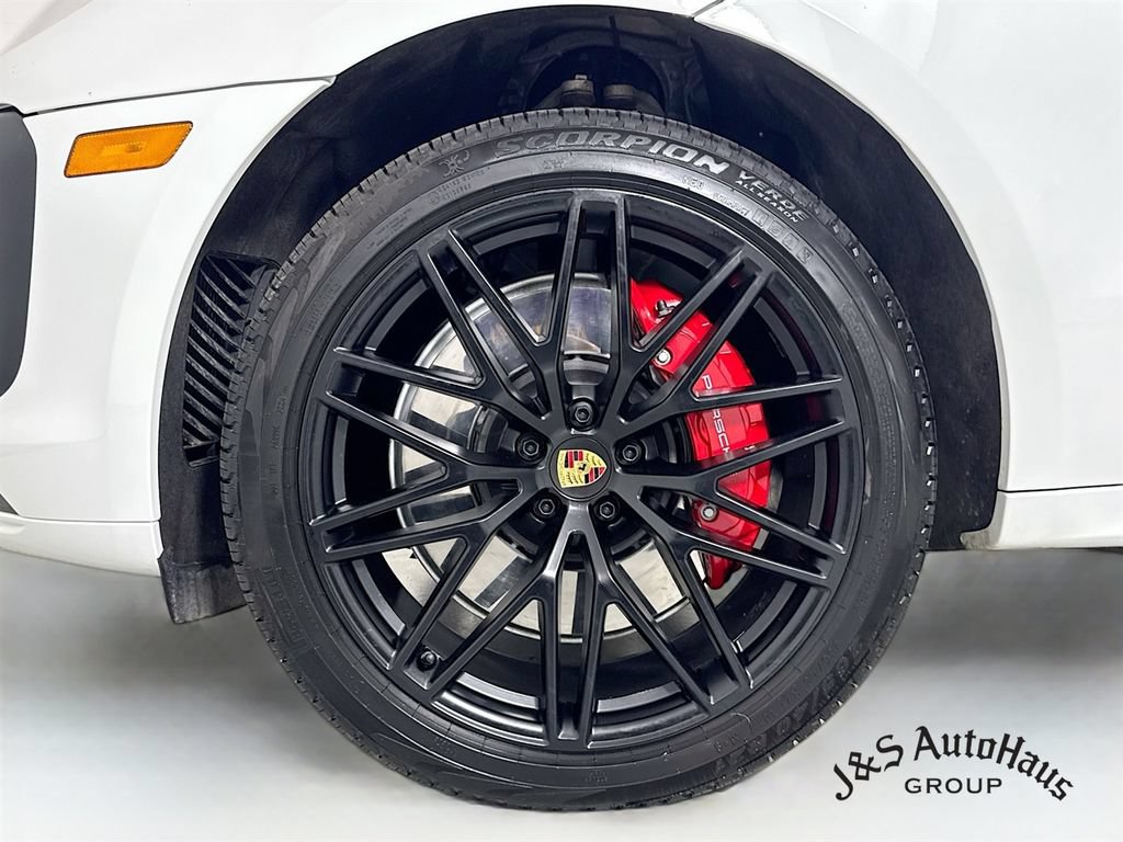 Used 2025 Porsche Macan GTS AWD/4WD image 39