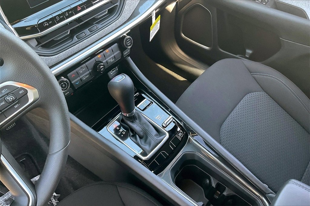 New 2025 Jeep Compass Sport image 8