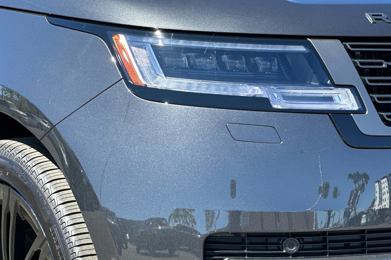 New 2026 Land Rover Range Rover Long Wheelbase SE image 12