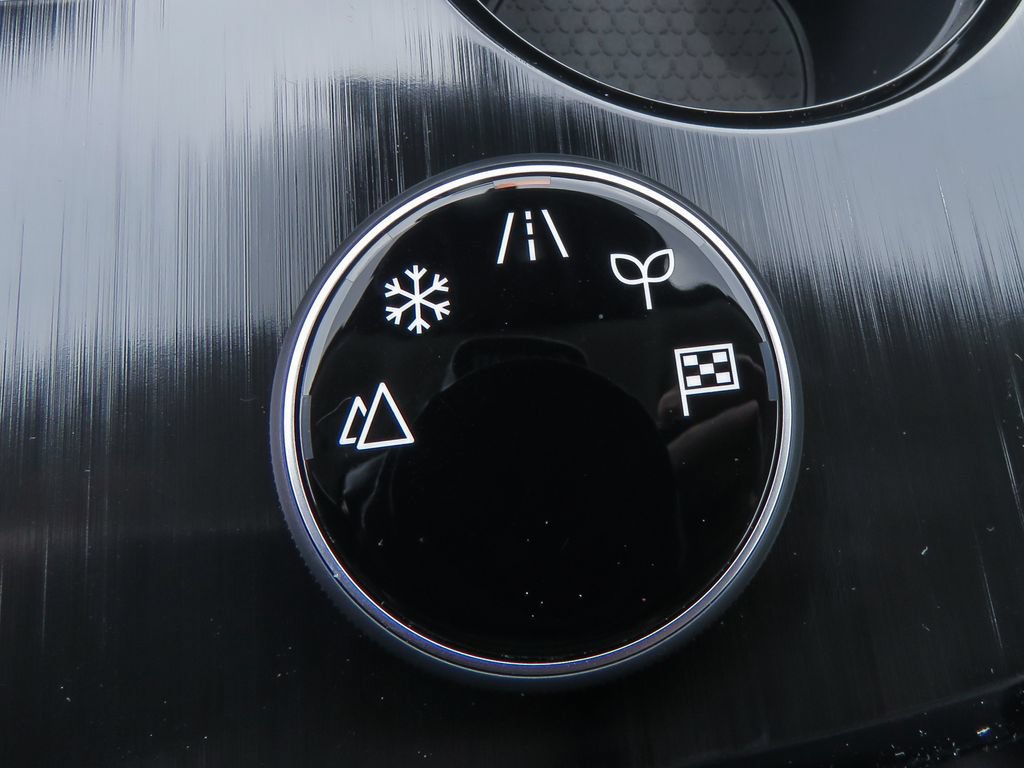 Certified 2025 Nissan Rogue SV AWD/4WD image 17