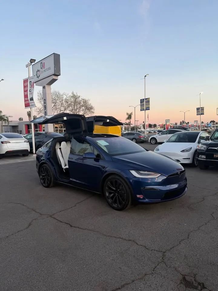 Used 2022 Tesla Model X Plaid image 4