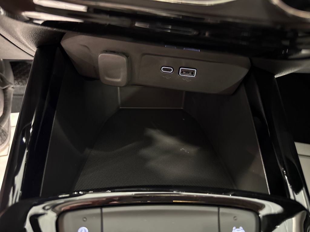 New 2026 Chevrolet Trax ACTIV FWD image 18