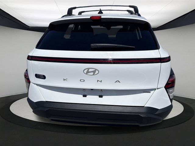 Certified 2025 Hyundai Kona SEL AWD/4WD image 4