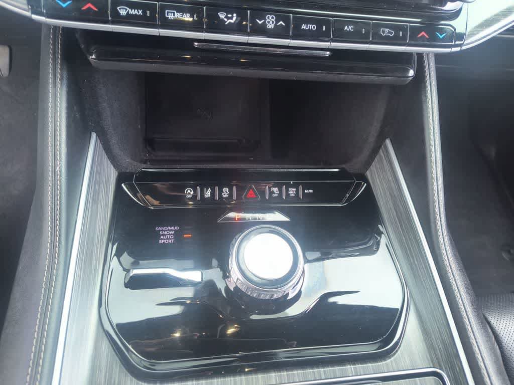 Used 2023 Jeep Wagoneer L Series II AWD/4WD image 20