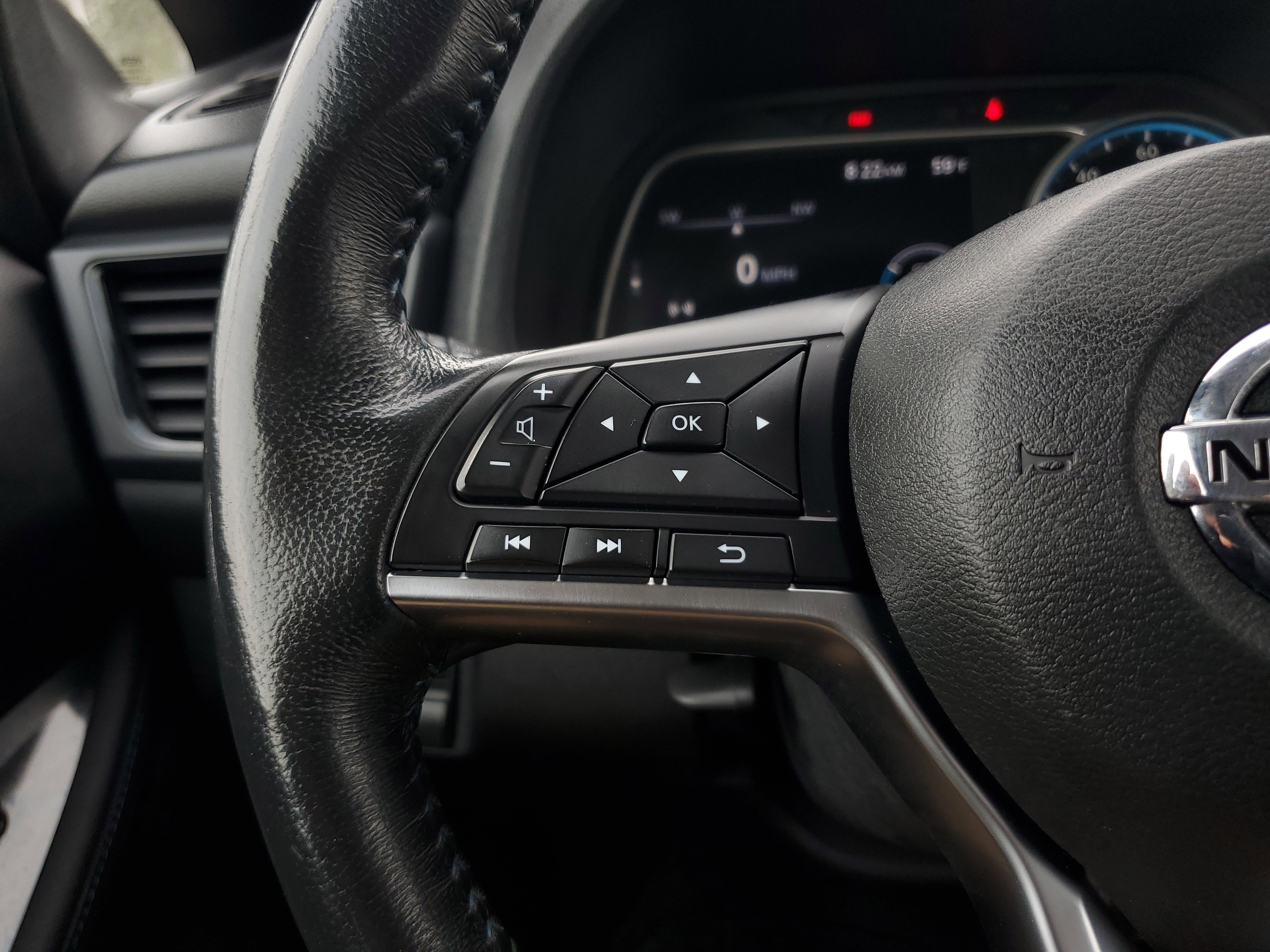 Used 2018 Nissan Leaf SV w/ SV Technology Package image 22