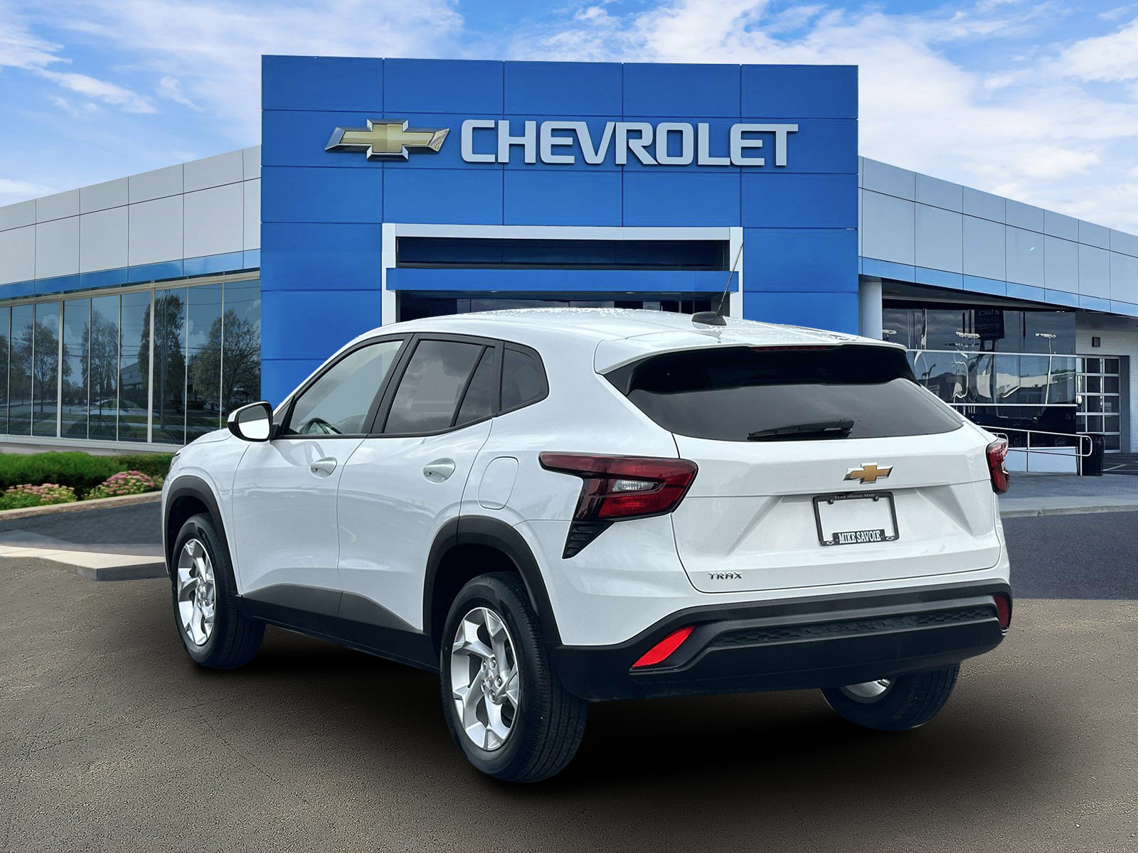 Certified 2024 Chevrolet Trax LS w/ LS Convenience Package FWD image 3
