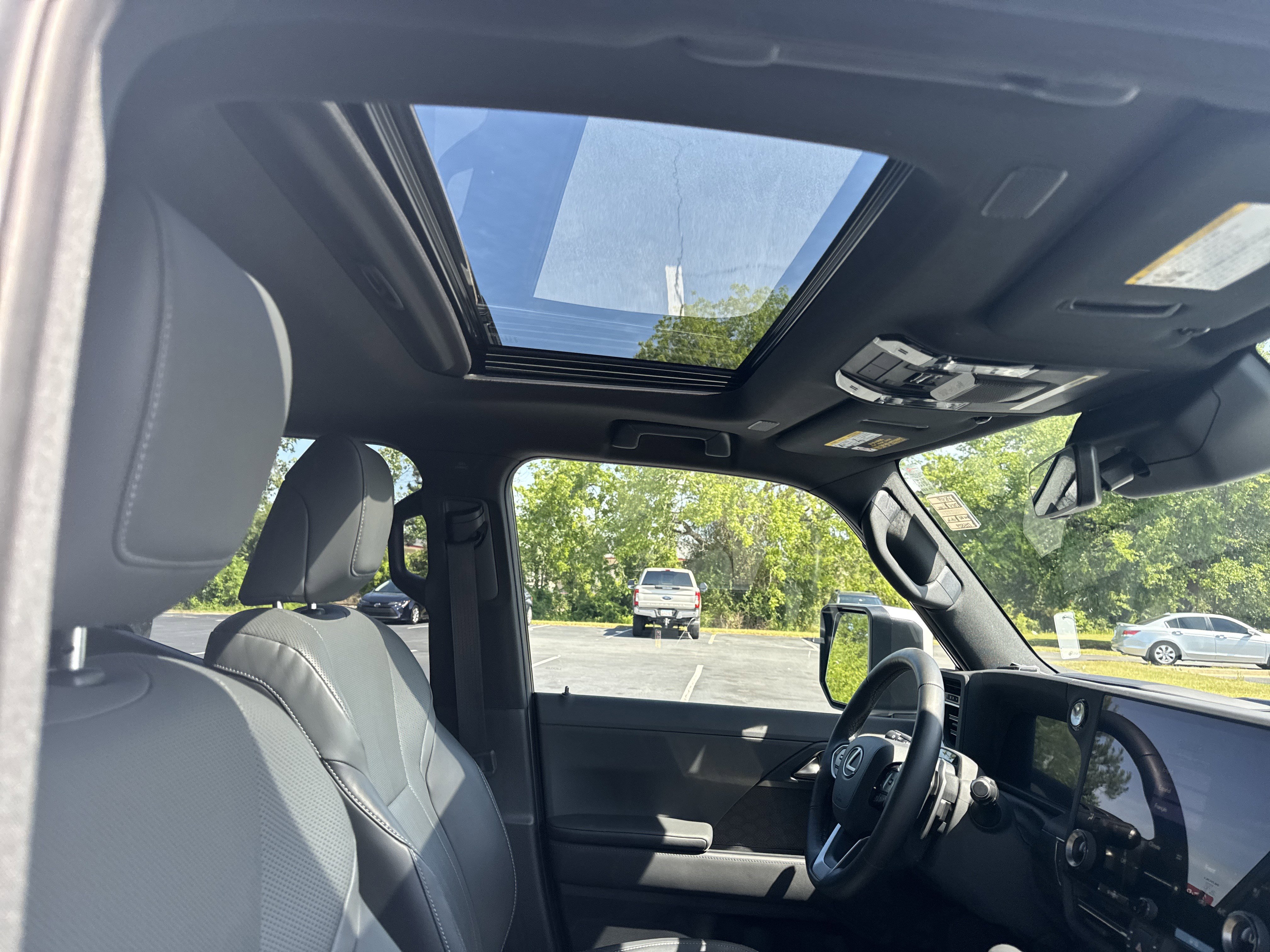 Used 2024 Lexus GX 550 AWD/4WD image 42