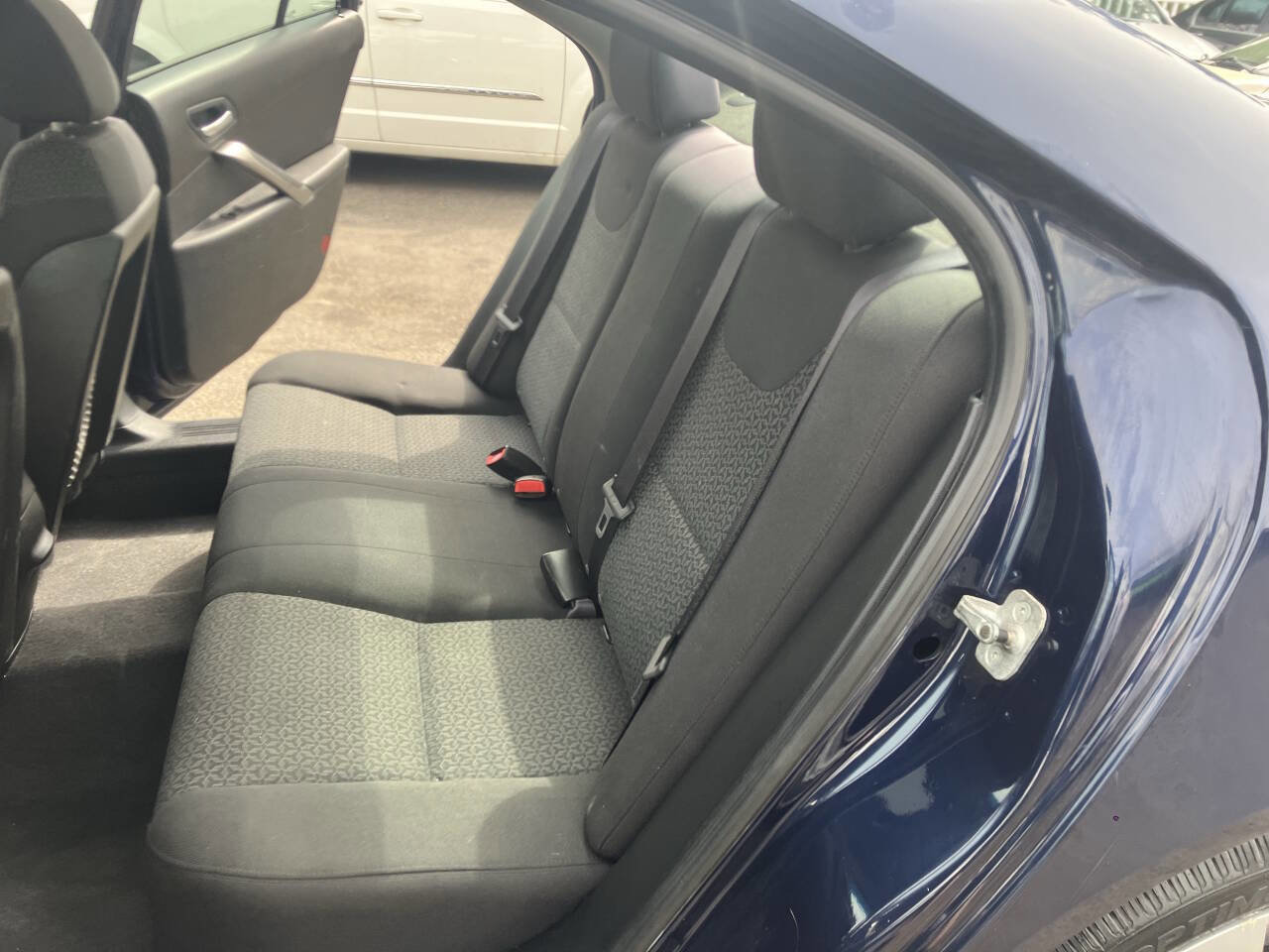 Used 2009 Pontiac G6 Sedan w/ Sun And Sound Package image 28