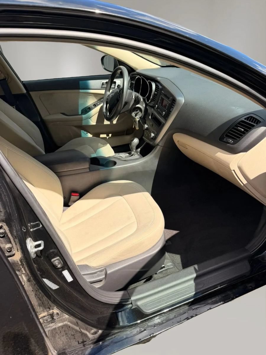 Used 2011 Kia Optima LX FWD image 6