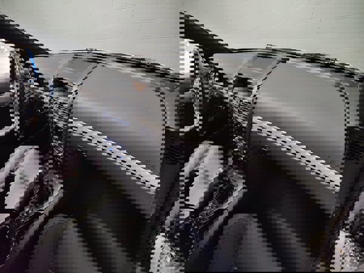 Used 2009 Pontiac G8 GXP image 12