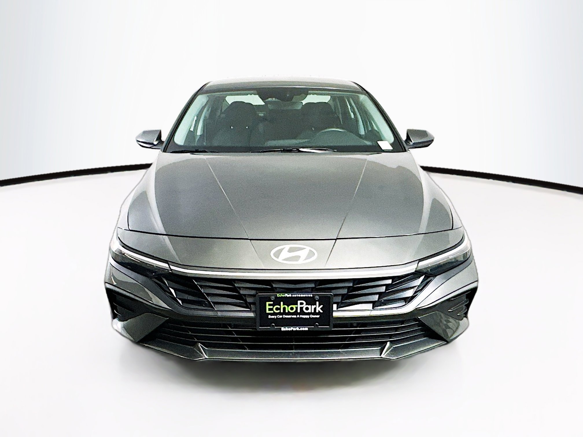 Used 2024 Hyundai Elantra Blue image 2