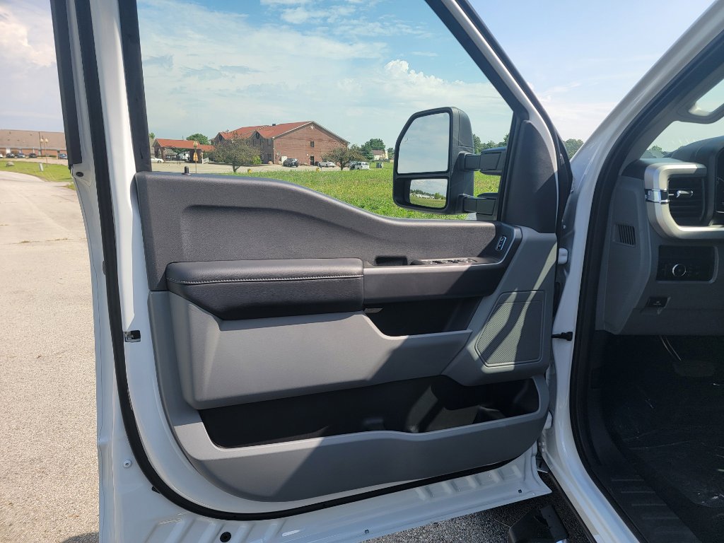 New 2026 Ford F350 XLT w/ 360-Degree Camera Package image 12