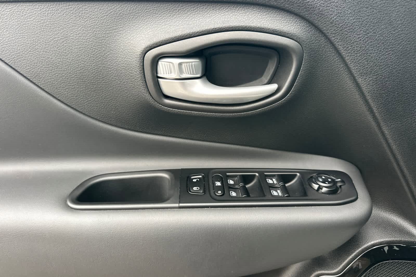 Used 2023 Jeep Renegade Altitude image 12