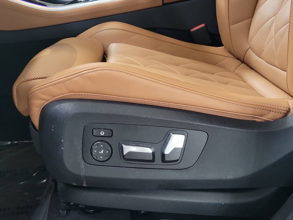 Certified 2025 BMW X5 sDrive40i w/ M Sport Package RWD image 28