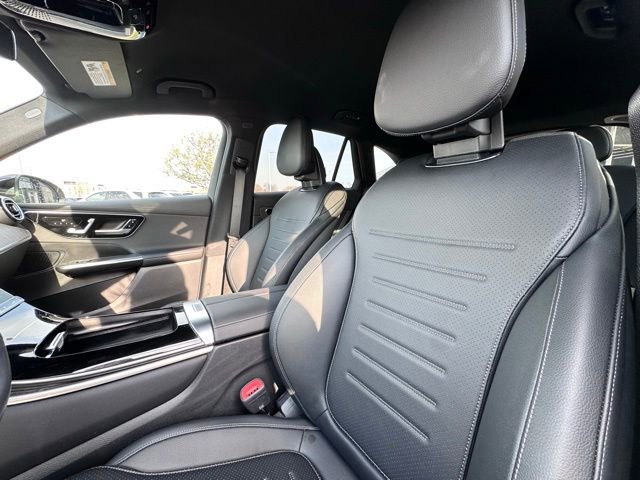 Used 2025 Mercedes-Benz GLC 300 4MATIC image 21