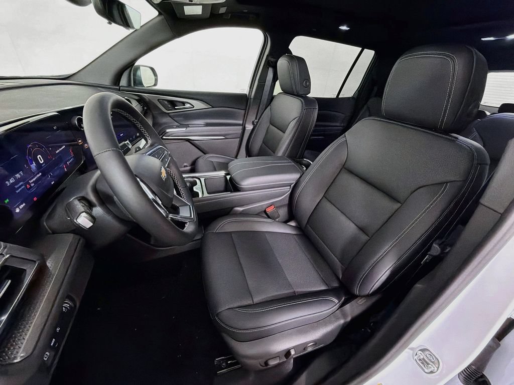New 2027 Chevrolet Traverse LT w/ Sun and Wheel Package FWD image 21