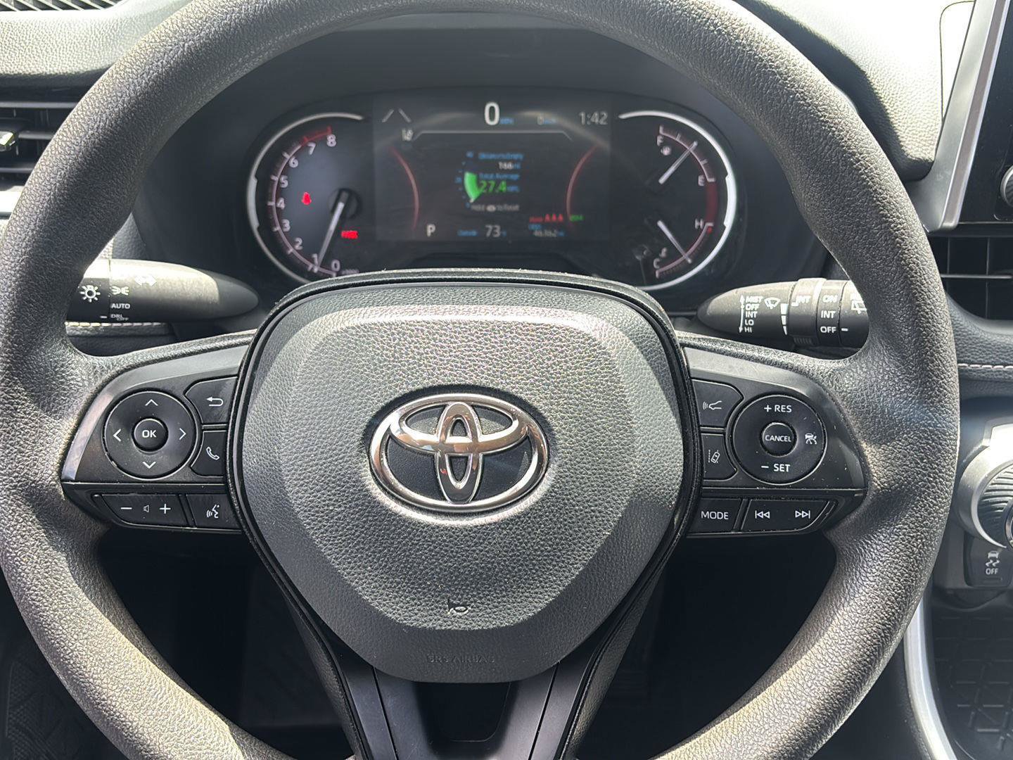 Used 2025 Toyota RAV4 XLE AWD/4WD image 30