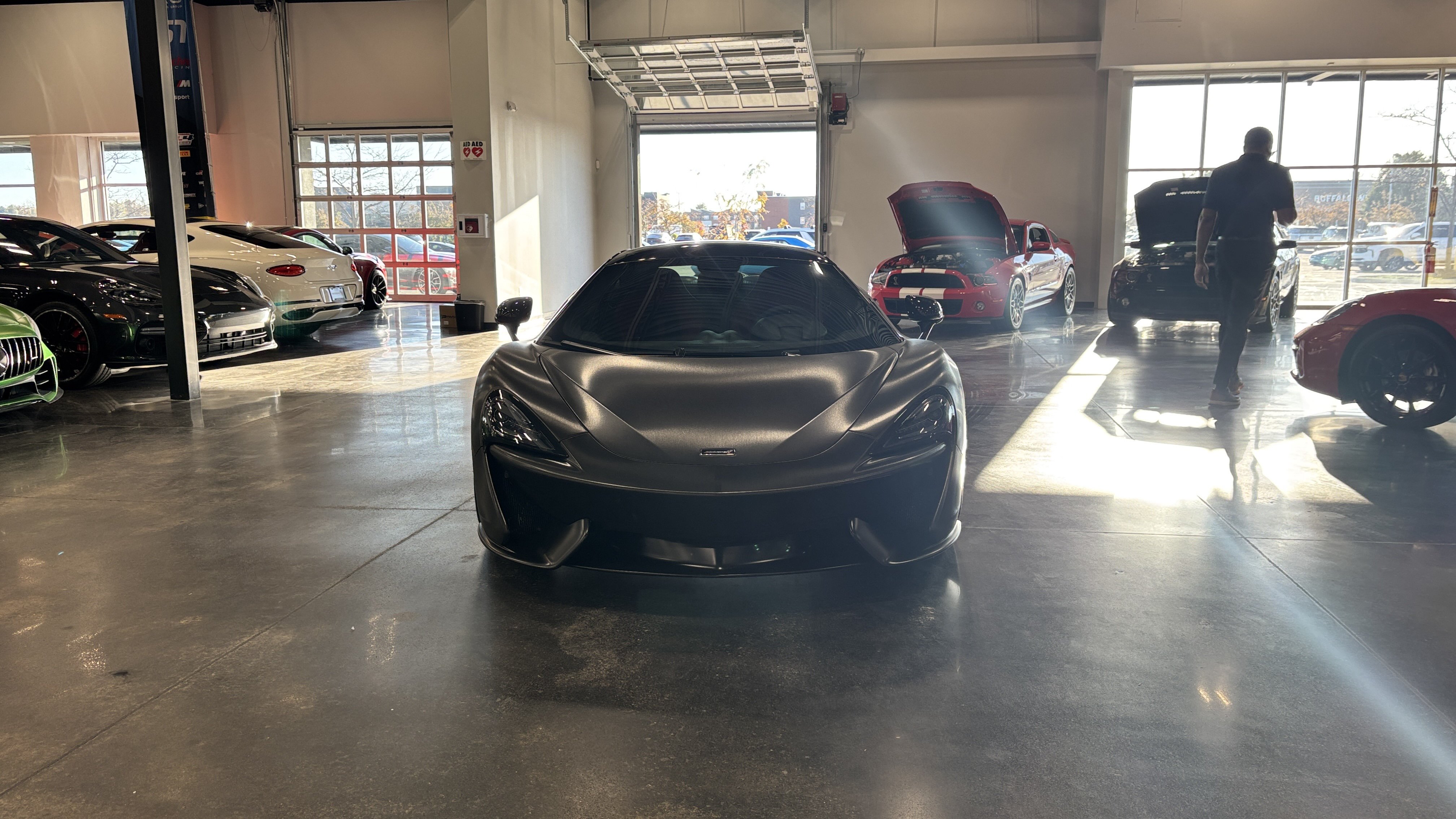 Used 2016 McLaren 570S Coupe RWD image 2