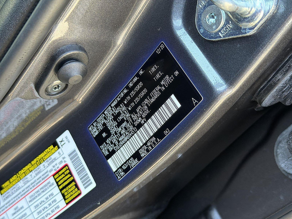 Used 2021 Toyota Highlander XSE FWD image 35