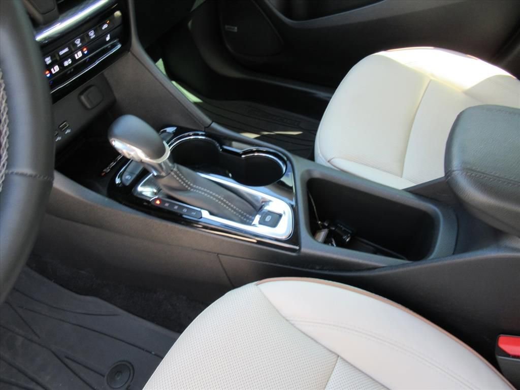 Used 2025 Buick Encore GX Avenir w/ Avenir Technology Package image 16