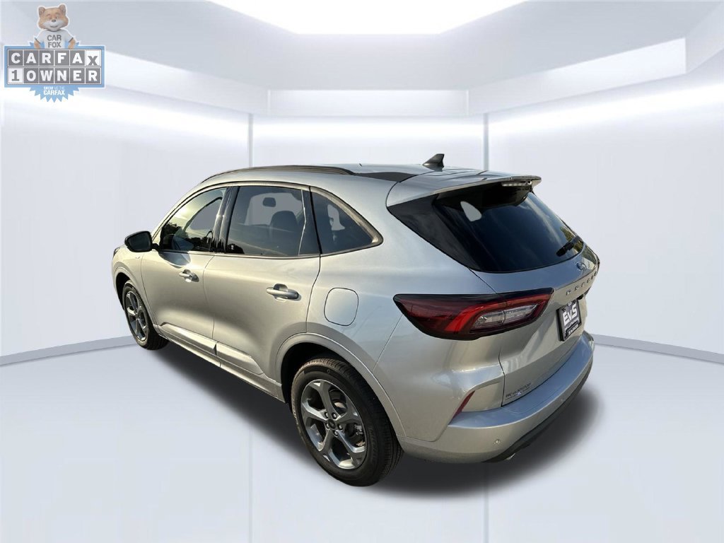 Used 2023 Ford Escape ST-Line w/ Tech Pack #1 AWD/4WD image 5