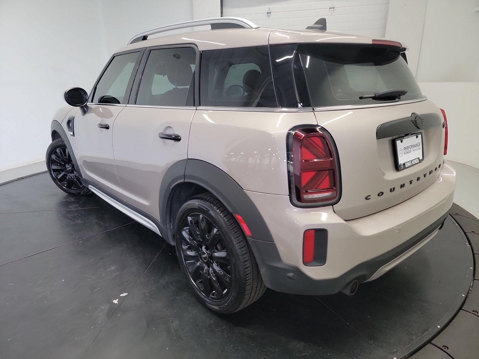 Used 2023 MINI Cooper Countryman S w/ Signature Upholstery Package FWD image 6