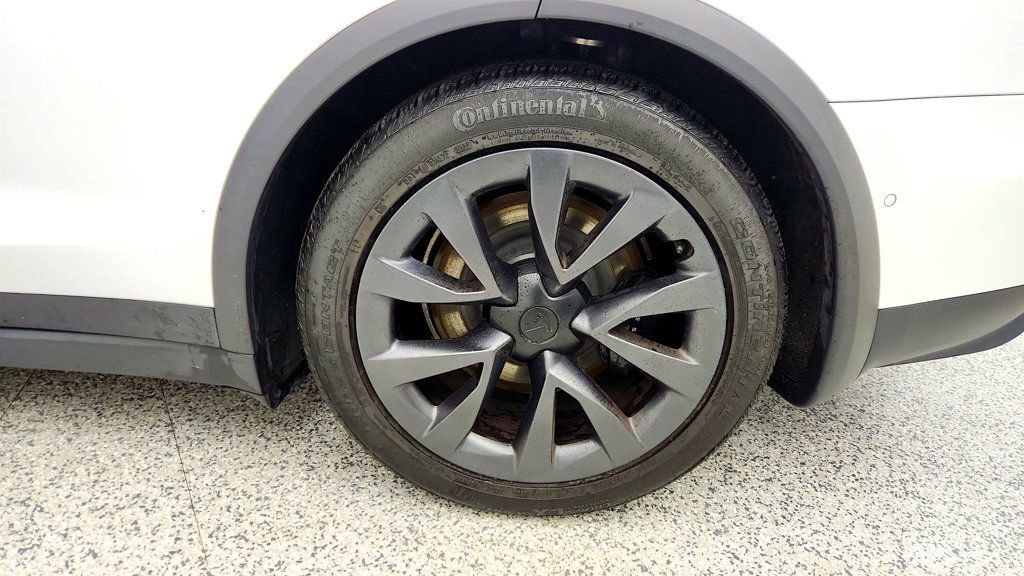 Used 2022 Tesla Model X image 9