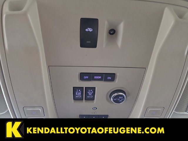 Used 2020 GMC Yukon XL Denali w/ Denali Ultimate Package AWD/4WD image 19