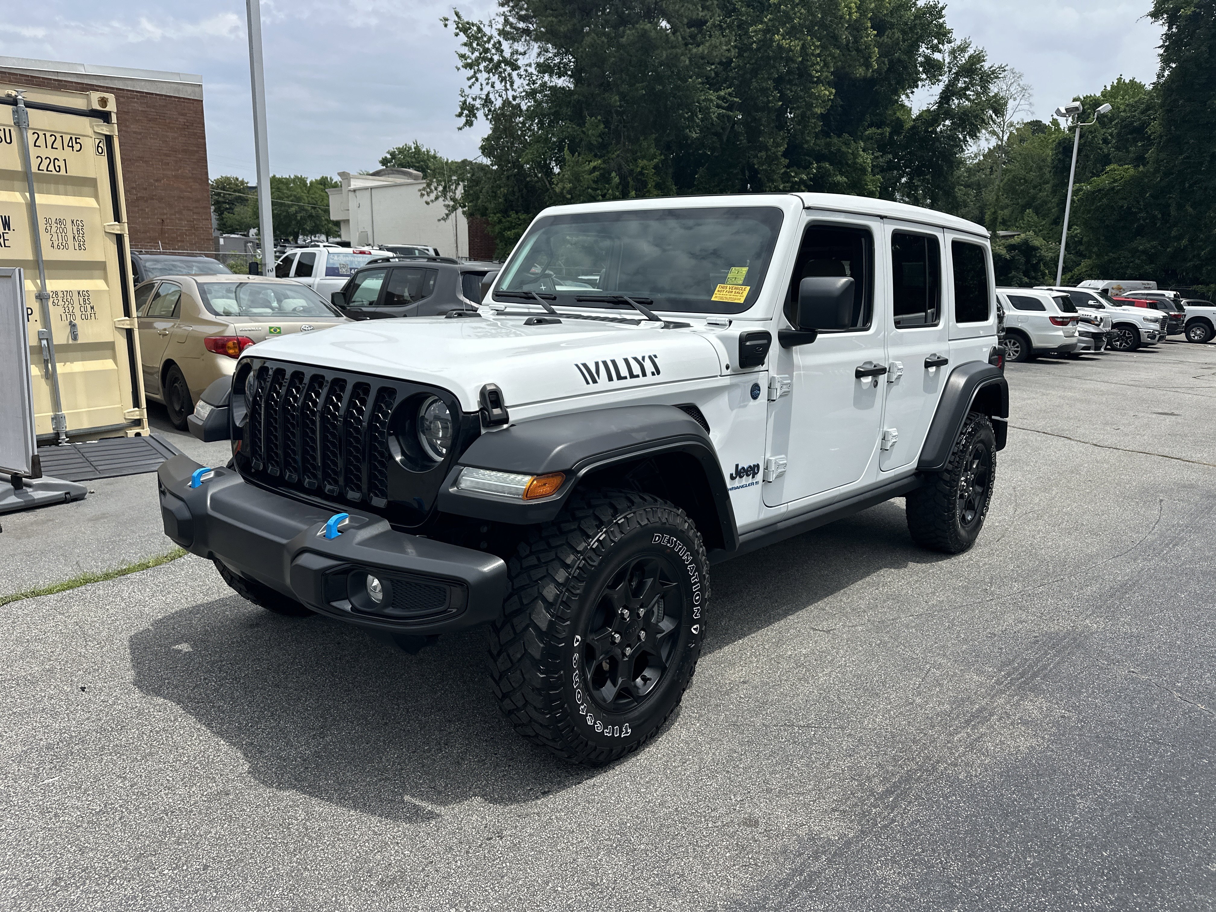 Used 2023 Jeep Wrangler Unlimited w/ Sun & Screen Package AWD/4WD image 5