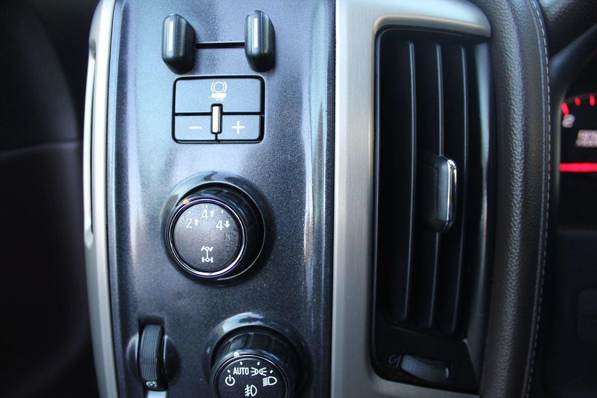 Used 2015 GMC Sierra 3500 Denali w/ Duramax Plus Package AWD/4WD image 31